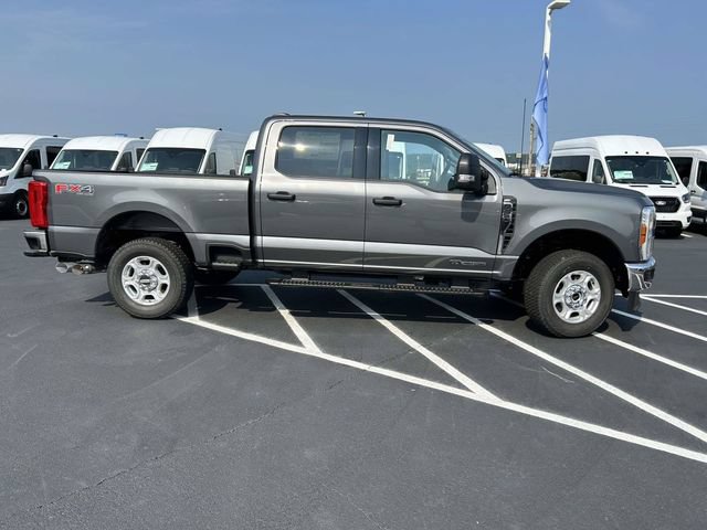 New 2026 Ford F250 XLT w/ FX4 Off-Road Package AWD/4WD image 3