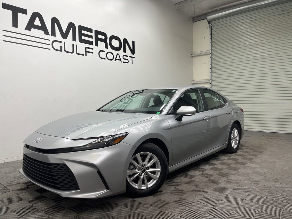 Used 2025 Toyota Camry LE FWD image 2