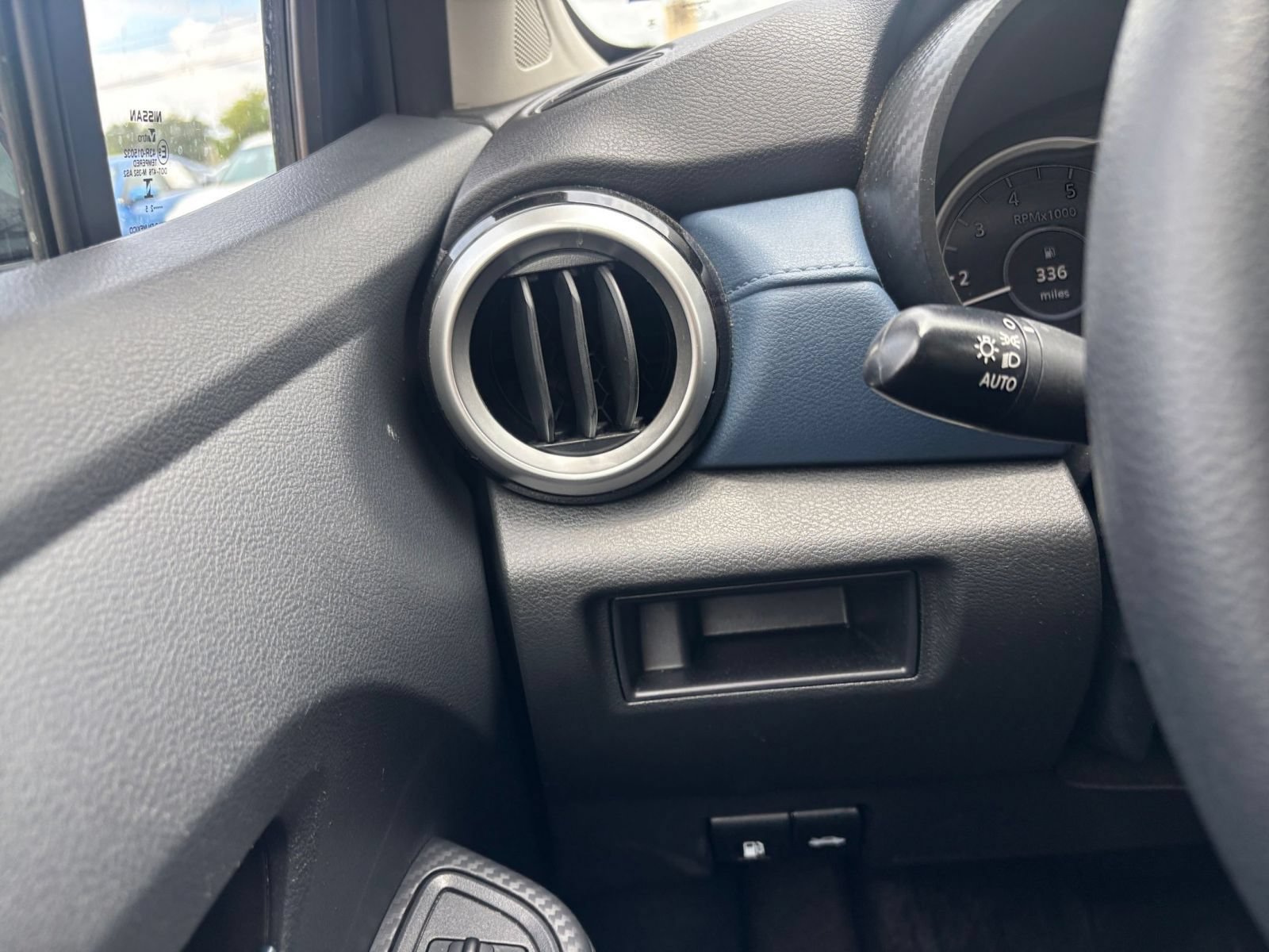 Used 2025 Nissan Versa SV FWD image 32