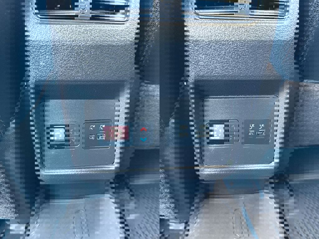 Used 2023 Nissan Rogue SL w/ SL Premium Package image 24