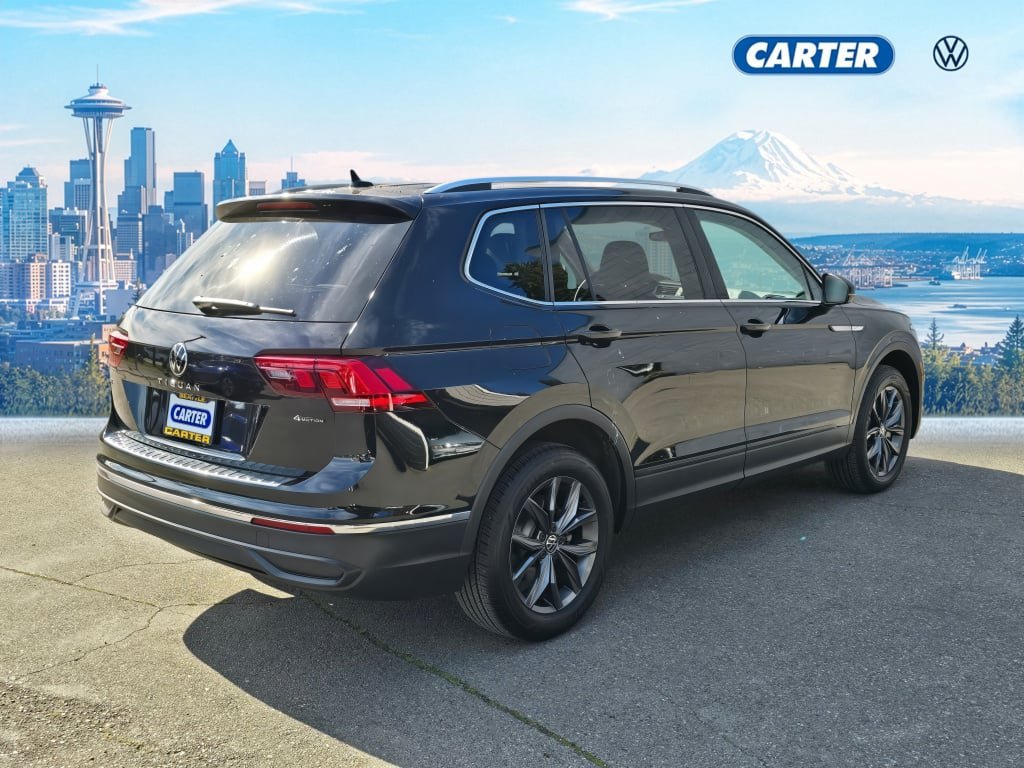 Used 2022 Volkswagen Tiguan SE w/ Panoramic Sunroof Package AWD/4WD image 3