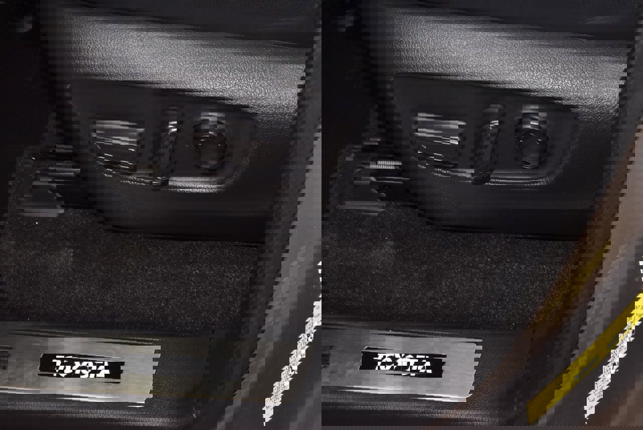 Used 2024 Toyota Land Cruiser image 35