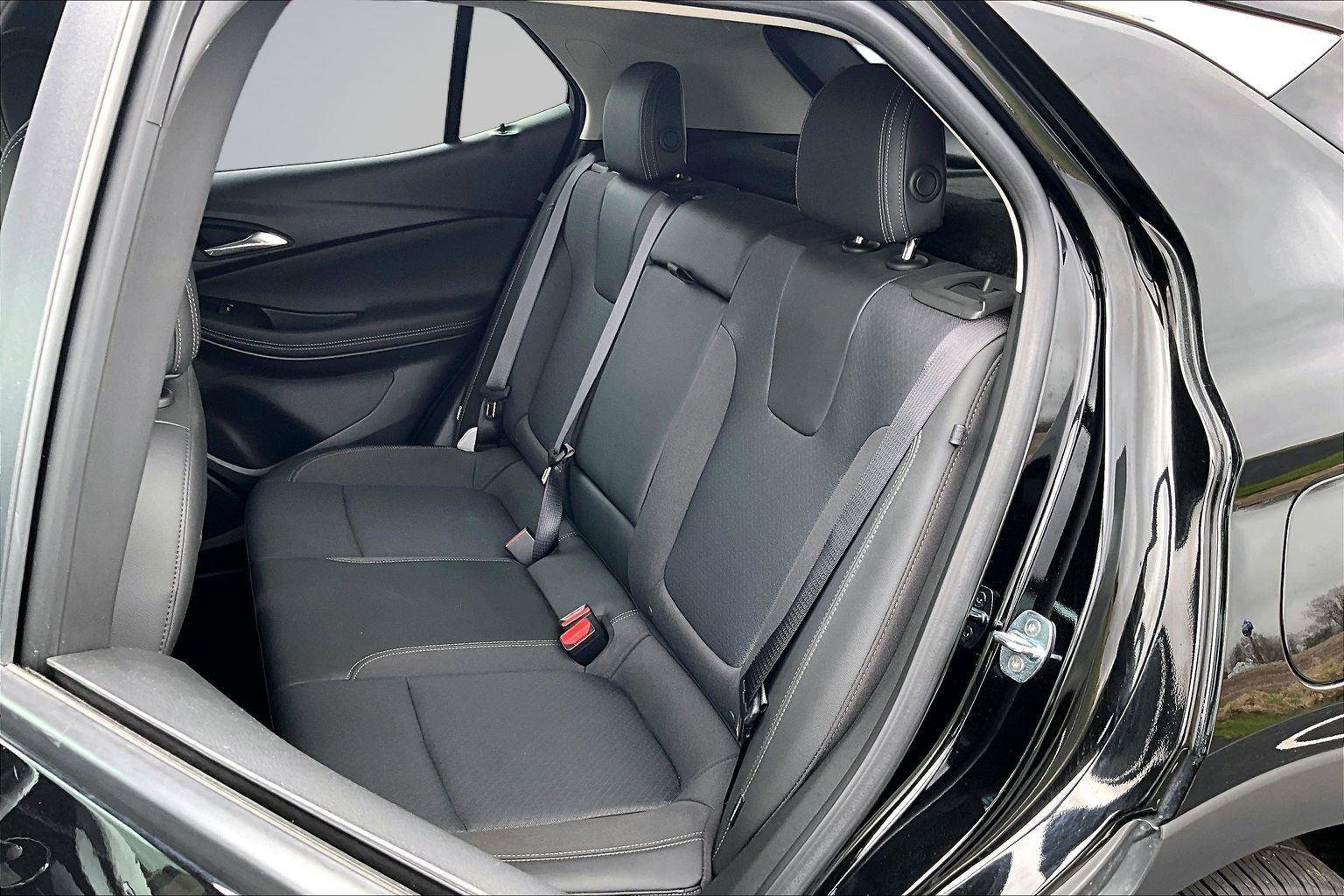 Used 2023 Buick Encore GX Select w/ Safety Package II image 27