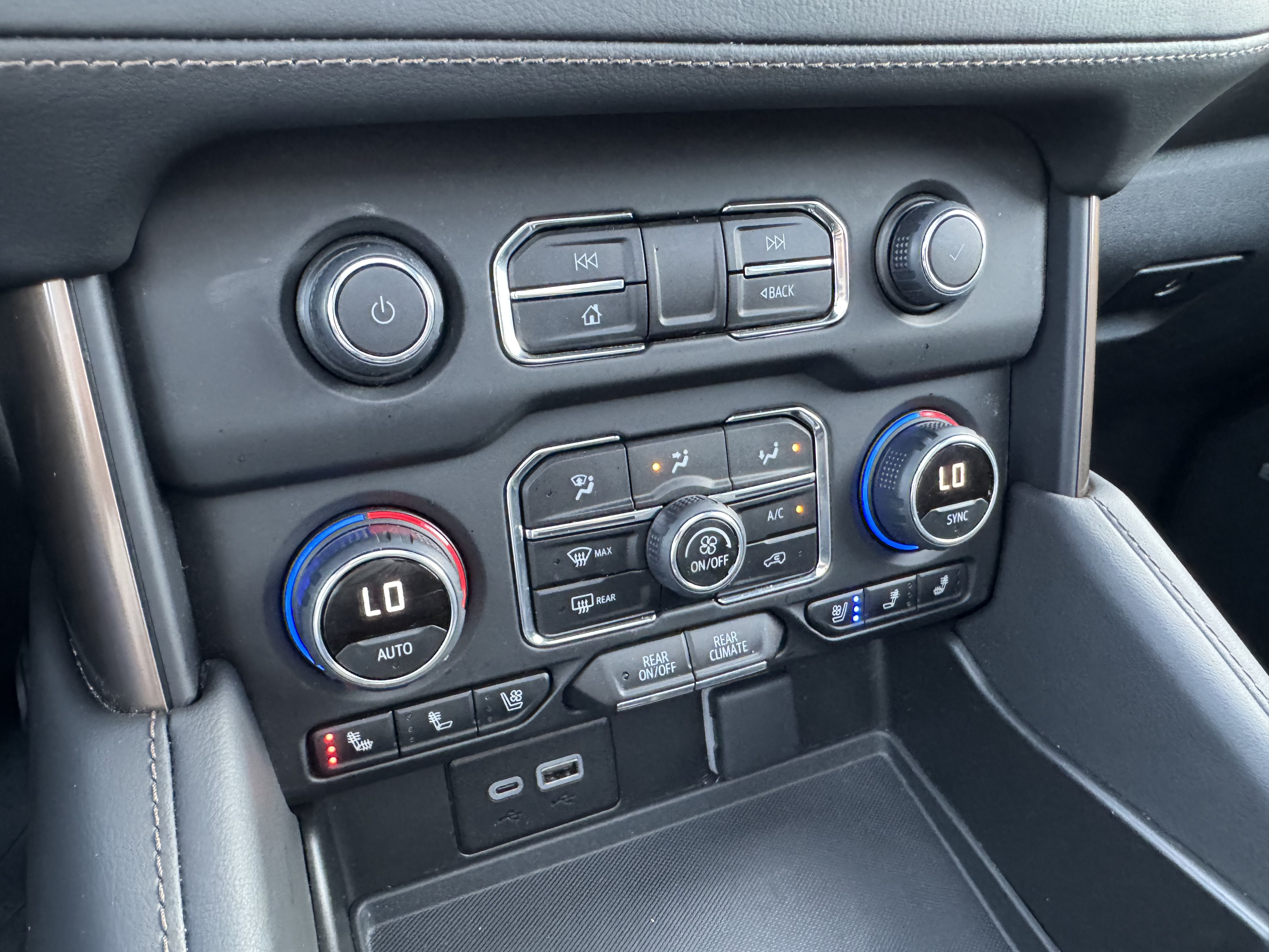 Used 2023 Chevrolet Tahoe High Country AWD/4WD image 19