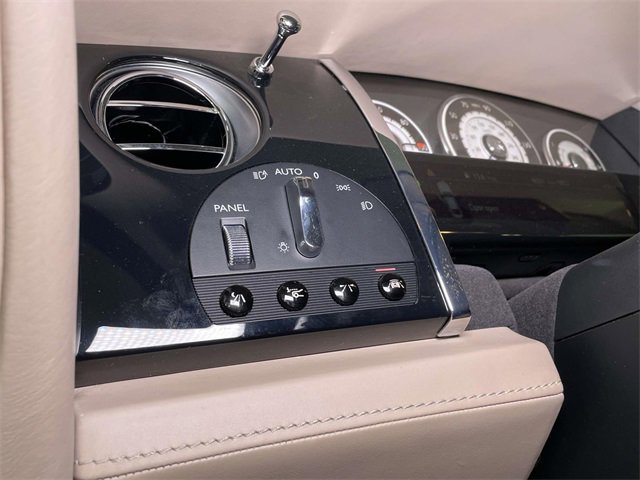 Used 2014 Rolls-Royce Wraith image 44