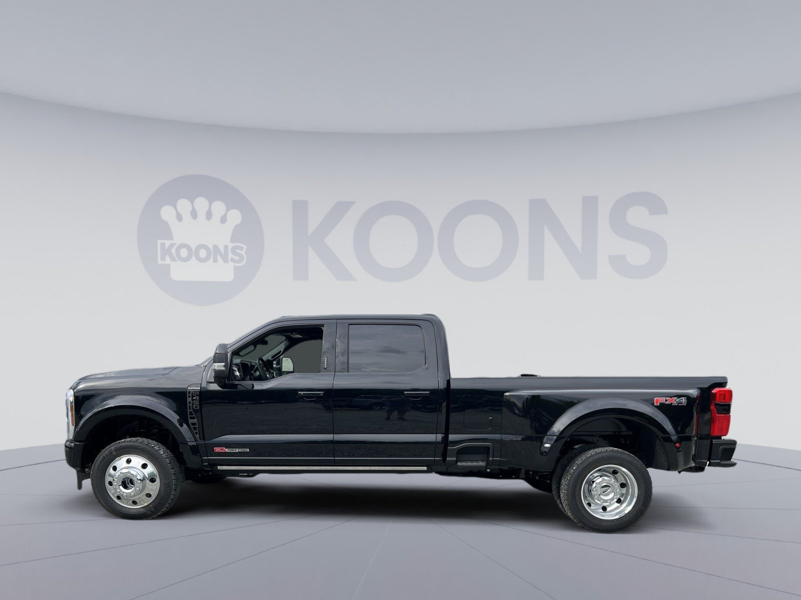 New 2026 Ford F450 Platinum w/ FX4 Off-Road Package AWD/4WD image 2