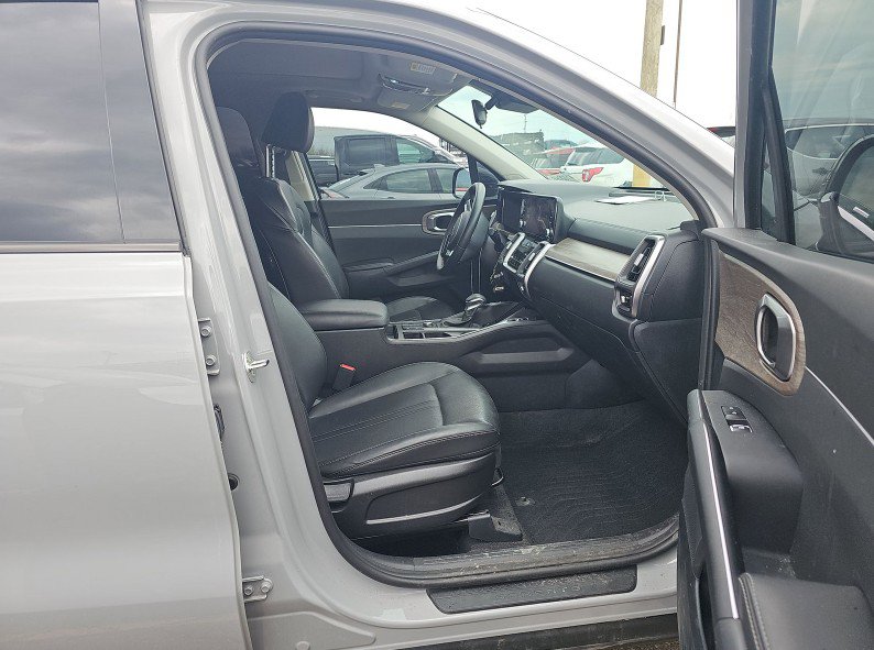 Used 2023 Kia Sorento S w/ Panoramic Sunroof Package AWD/4WD image 15