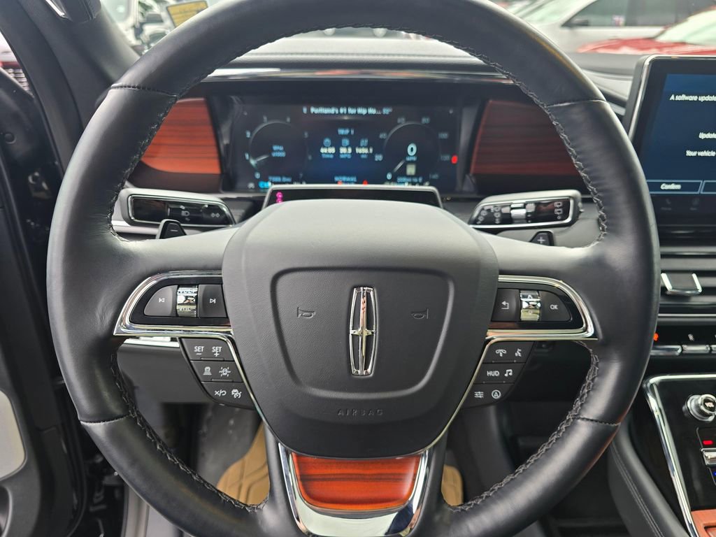 Used 2024 Lincoln Navigator L Reserve image 28