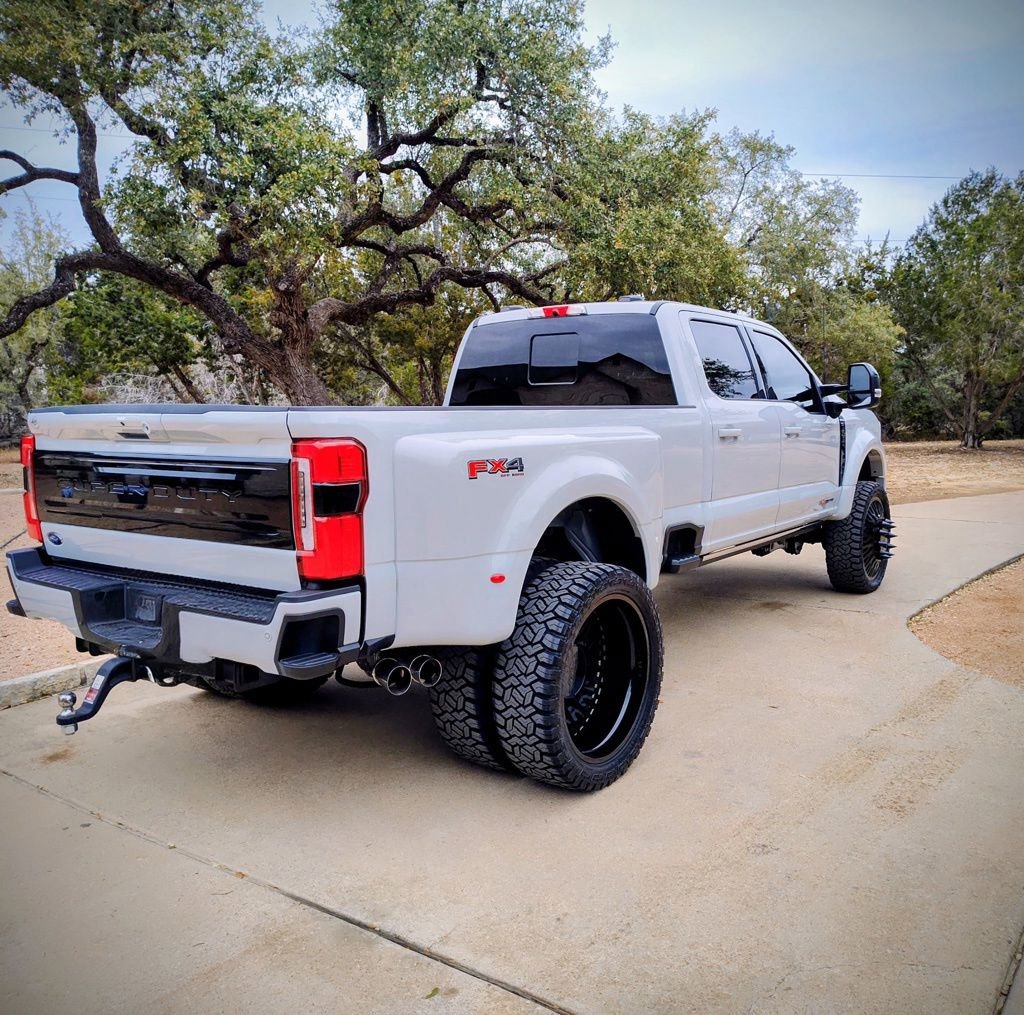 Used 2025 Ford F450 Platinum w/ FX4 Off-Road Package image 6