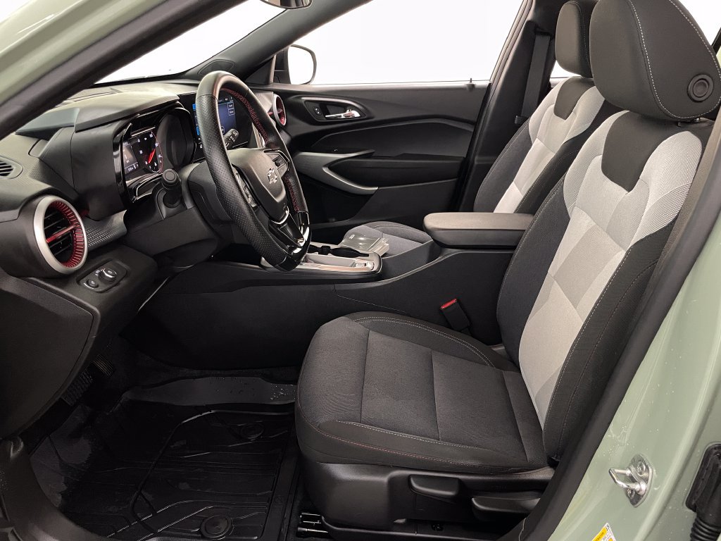 Certified 2024 Chevrolet Trax RS w/ Driver Confidence Package FWD image 6