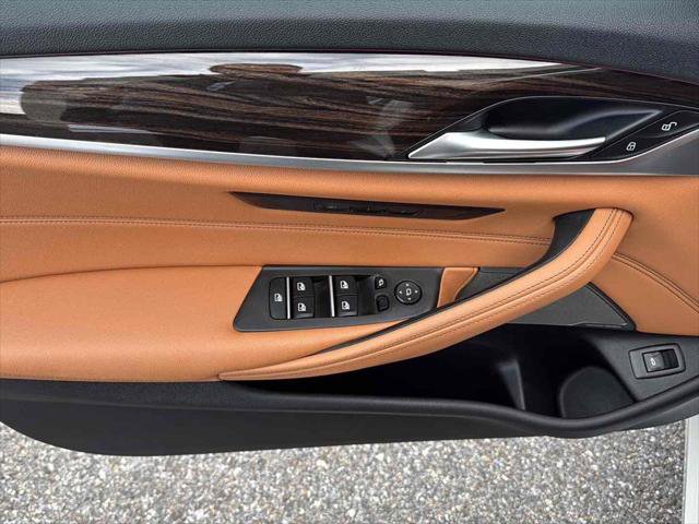 Used 2023 BMW 530i xDrive i xDrive w/ Premium Package image 16