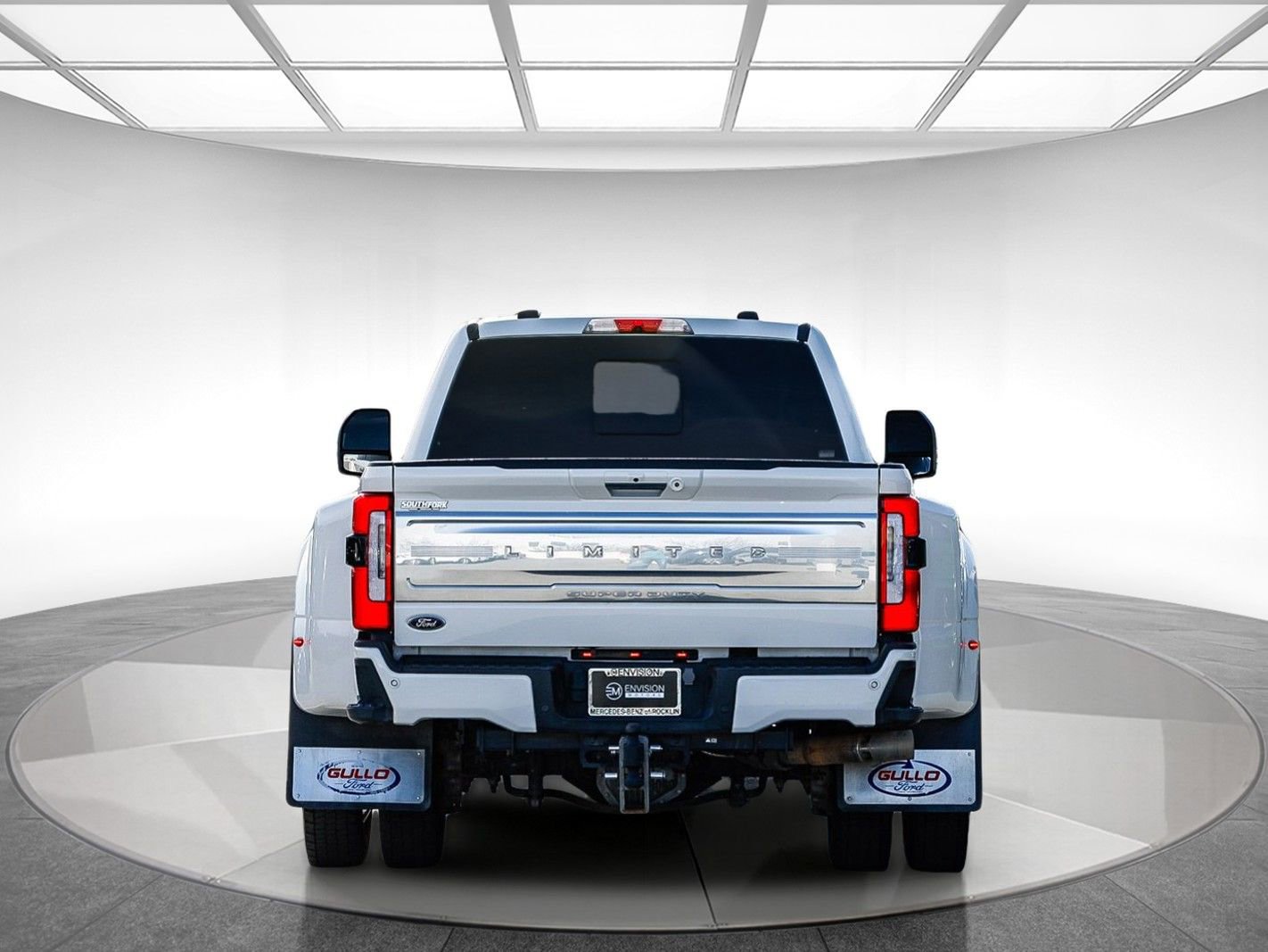 Used 2024 Ford F450 Limited w/ FX4 Off-Road Package image 3