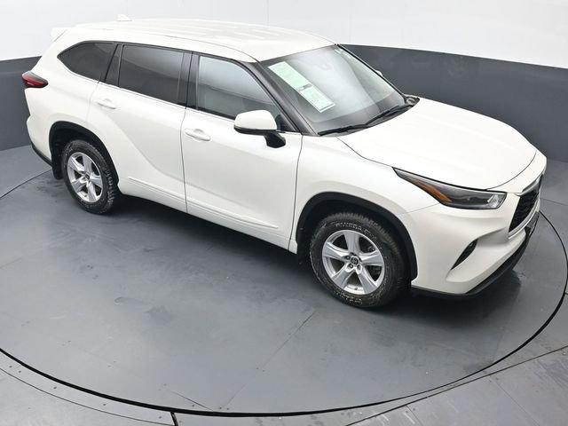 Used 2021 Toyota Highlander LE AWD/4WD image 42