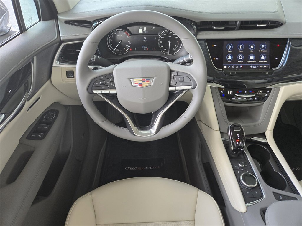 Used 2025 Cadillac XT6 Premium Luxury image 15