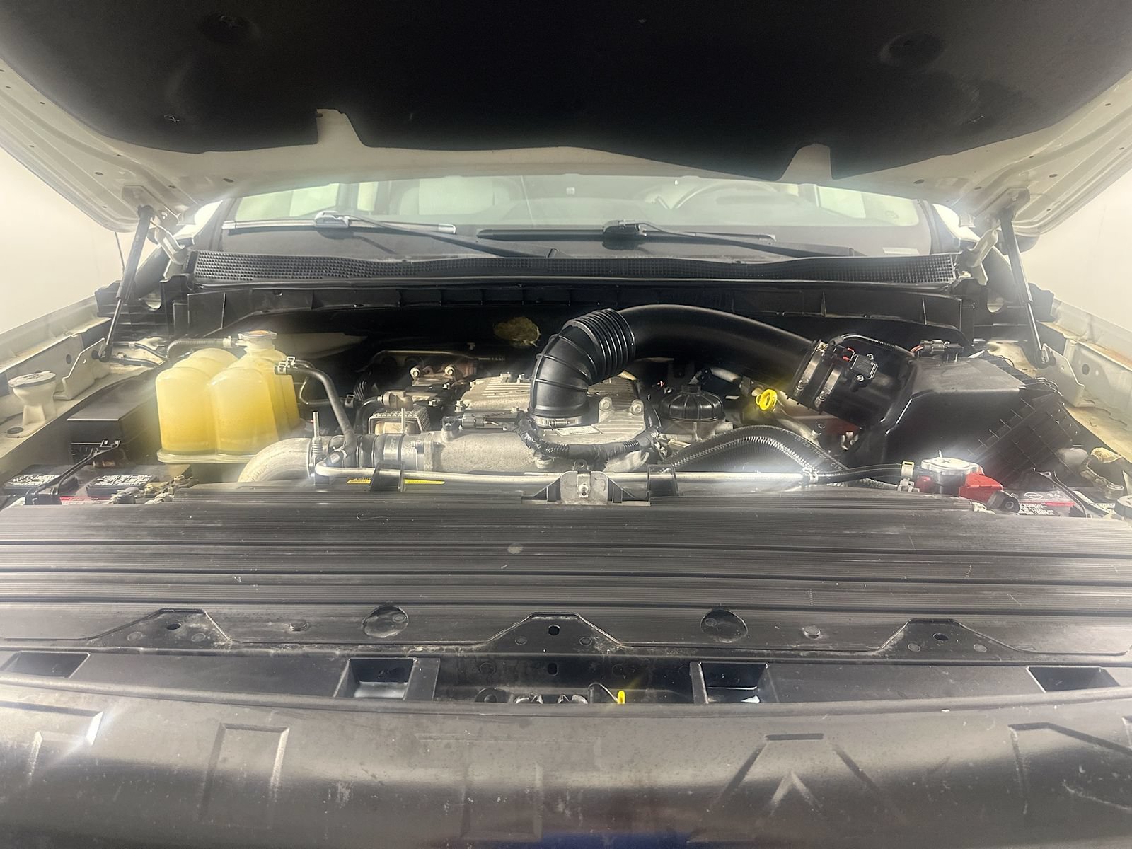 Used 2017 Nissan Titan S AWD/4WD image 24