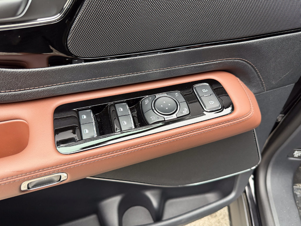 New 2026 Lincoln Aviator Reserve AWD/4WD image 16