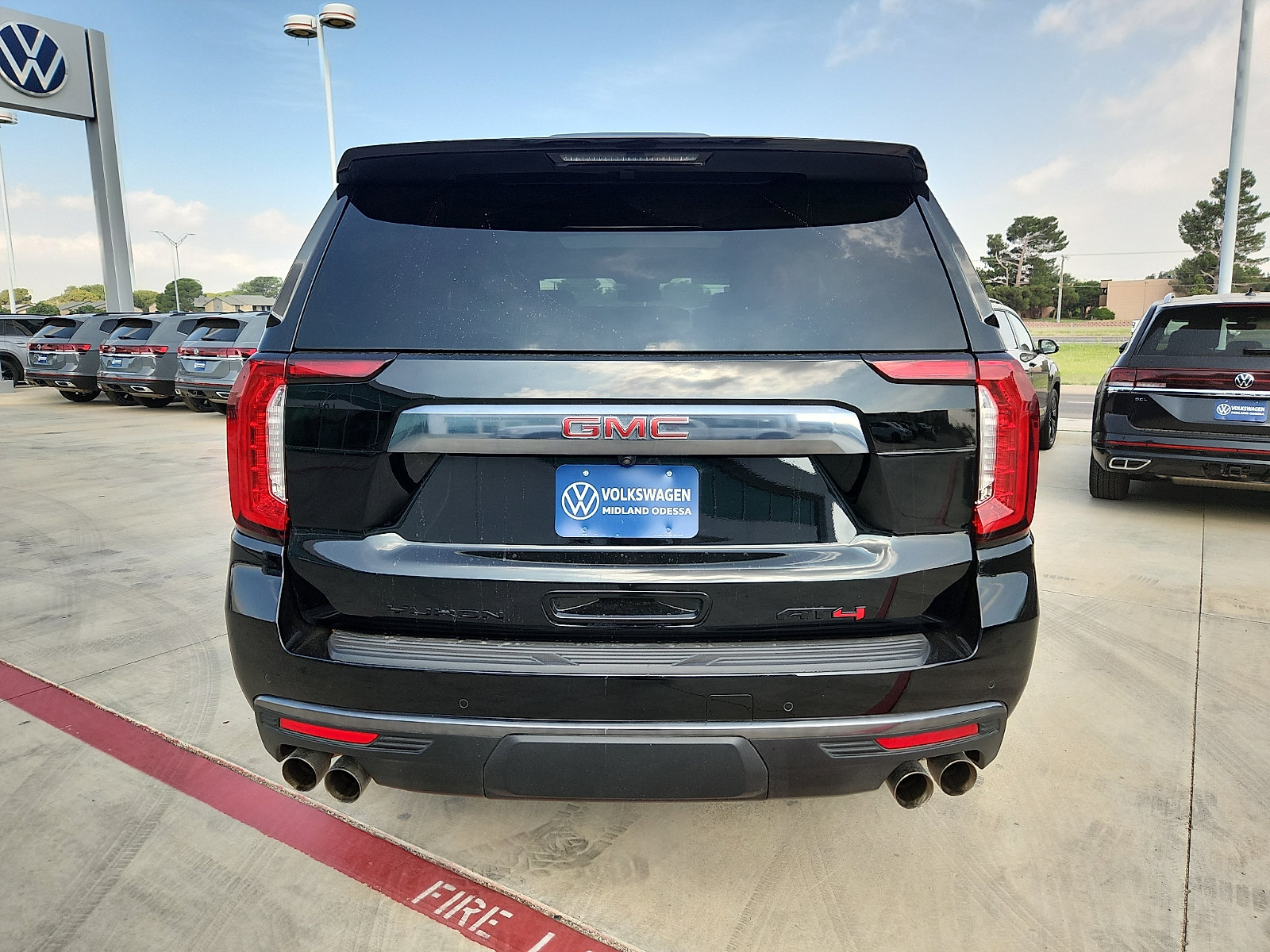 Used 2024 GMC Yukon AT4 w/ Technology Package AWD/4WD image 6