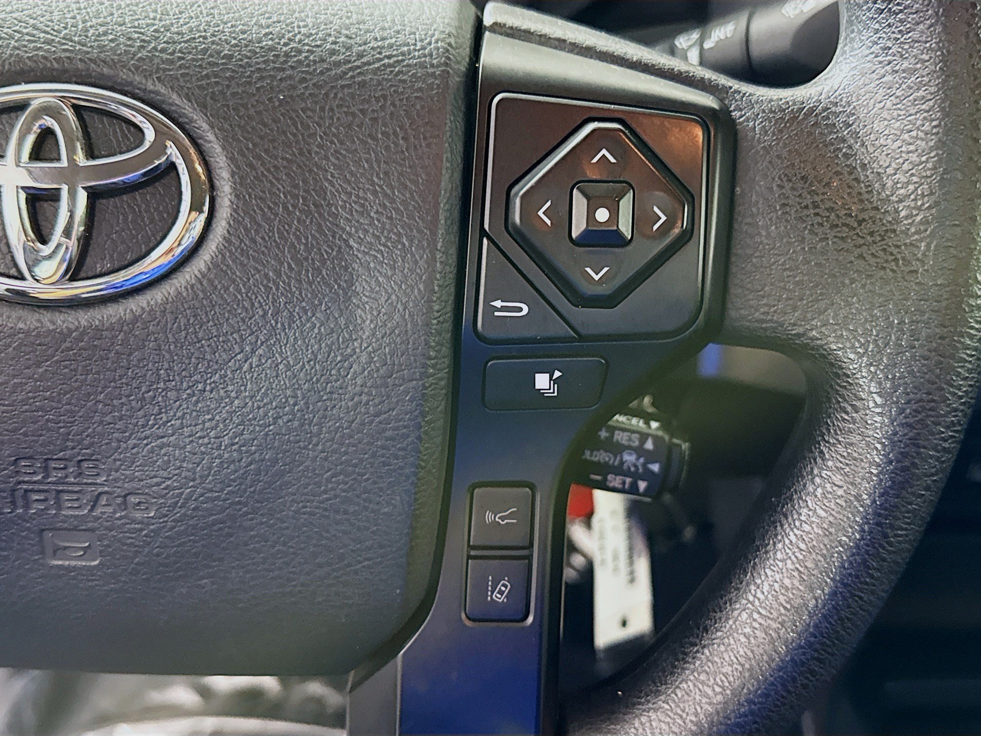 Used 2020 Toyota Tacoma SR w/ SX Package AWD/4WD image 15