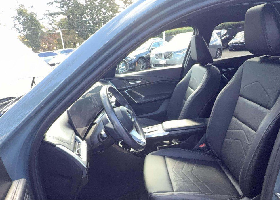 Used 2023 BMW X1 xDrive28i w/ Convenience Package AWD/4WD image 2