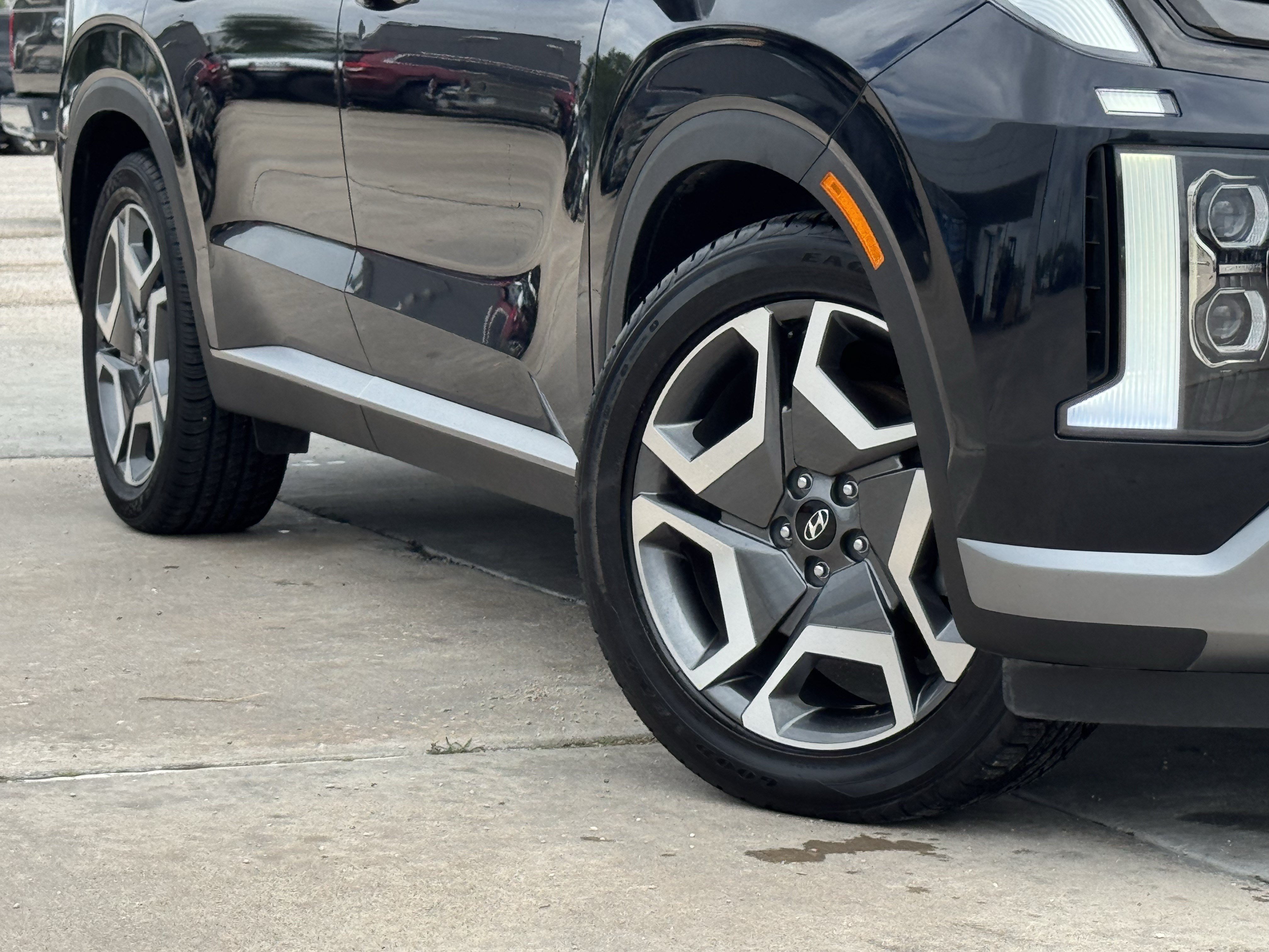 Used 2024 Hyundai Palisade Limited FWD image 13