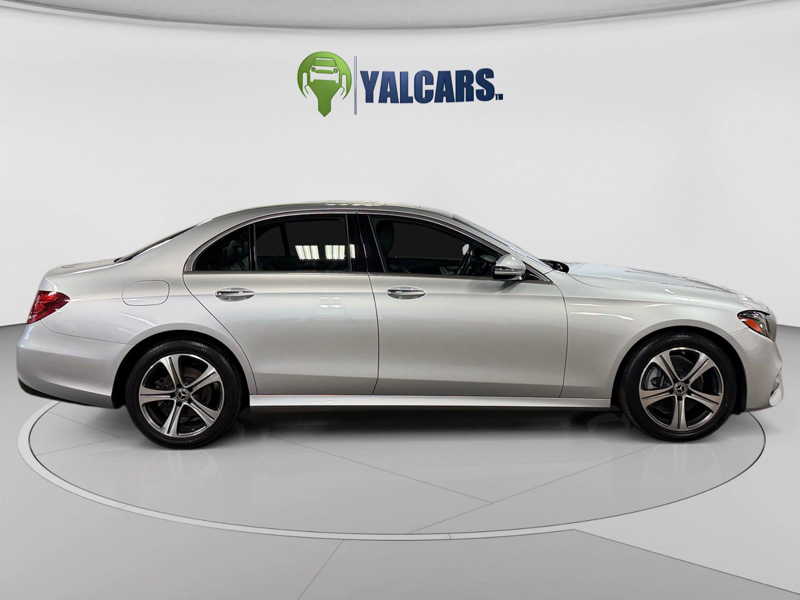 Used 2019 Mercedes-Benz E 300 4MATIC image 6