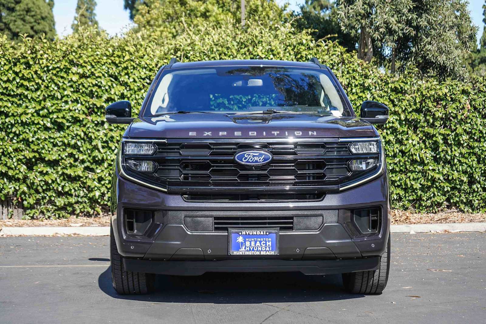 Used 2025 Ford Expedition Max Active RWD image 2