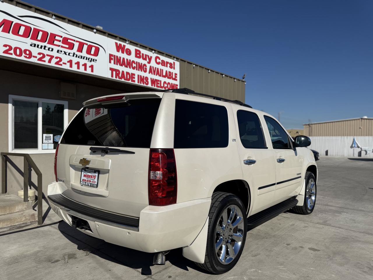 Used 2013 Chevrolet Tahoe LTZ AWD/4WD image 3