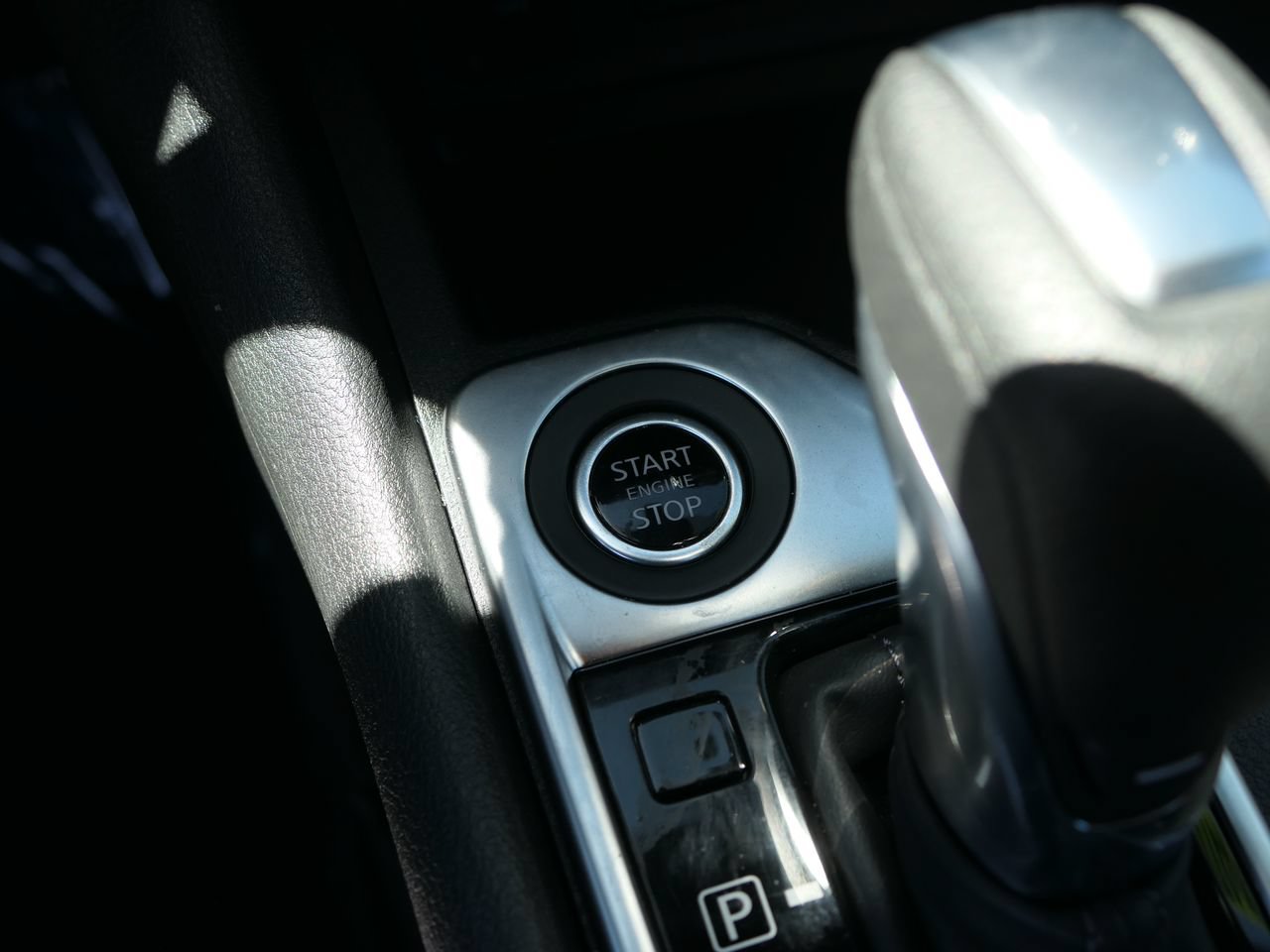 Used 2024 Nissan Sentra SV FWD image 19