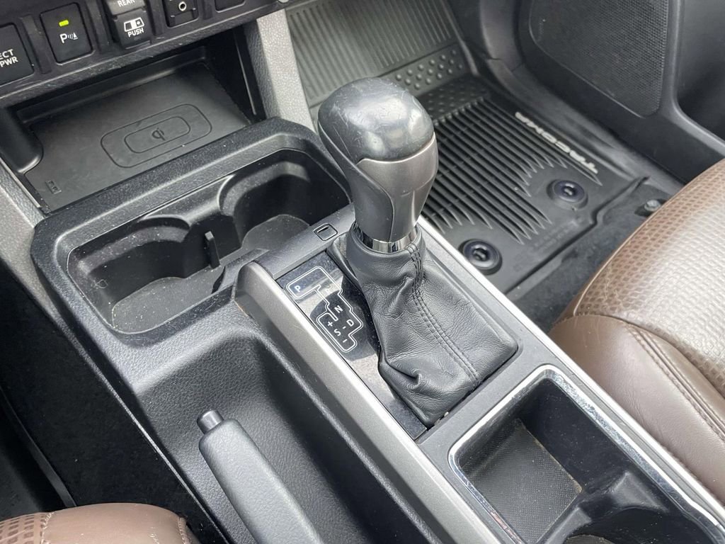 Used 2019 Toyota Tacoma Limited image 30