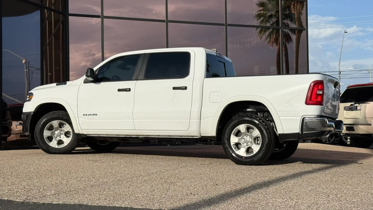 Used 2025 RAM 1500 Big Horn AWD/4WD image 6