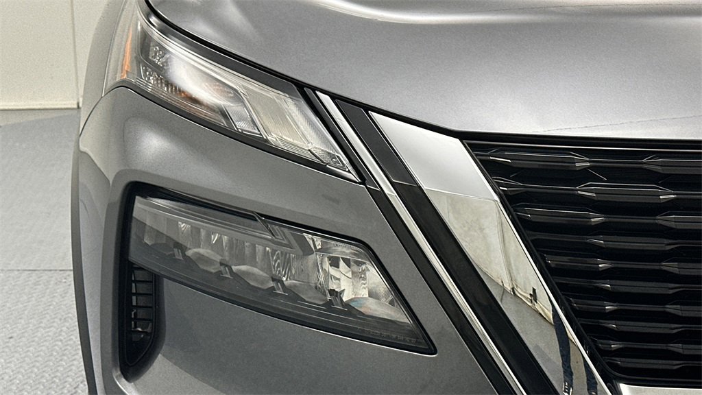 Certified 2021 Nissan Rogue S image 25