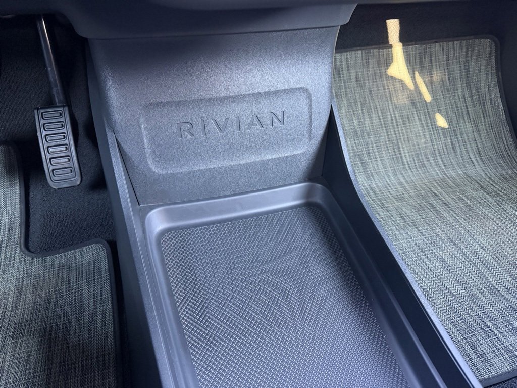 Used 2025 Rivian R1T Adventure image 26