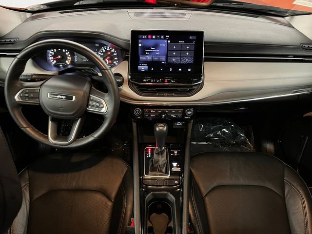 Used 2022 Jeep Compass Limited image 13