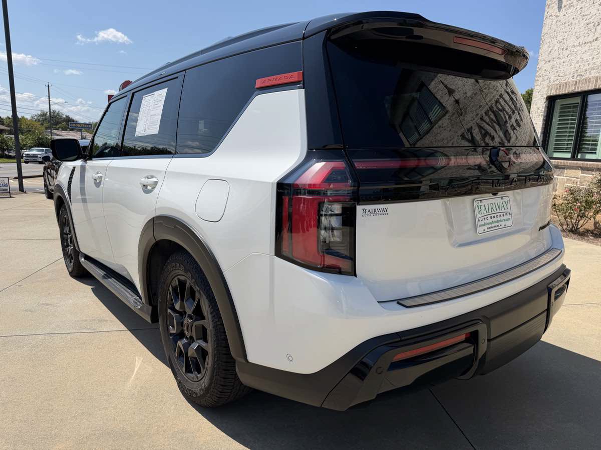 Used 2025 Nissan Armada PRO-4X w/ Pro-4X Premium Package AWD/4WD image 8