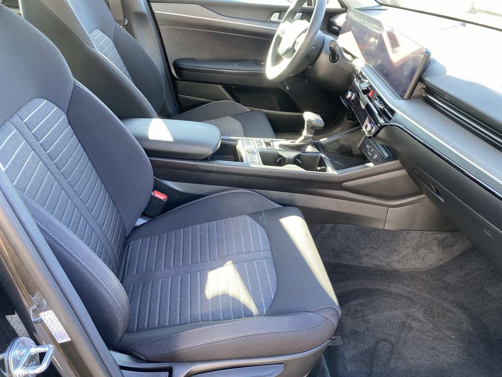 Used 2025 Kia K5 LXS image 25