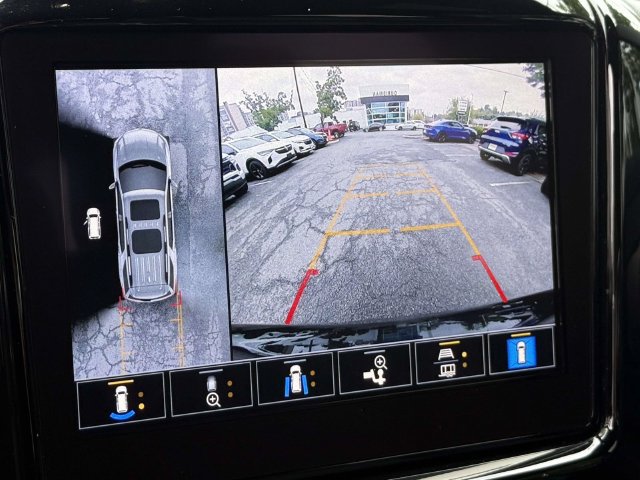 Used 2023 Chevrolet Traverse Premier w/ Redline Edition FWD image 21