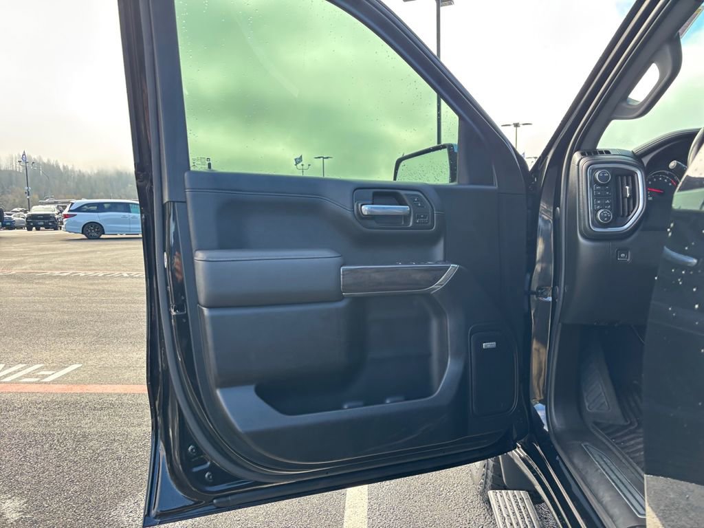 Used 2021 Chevrolet Silverado 1500 LTZ w/ LTZ Premium Package AWD/4WD image 23