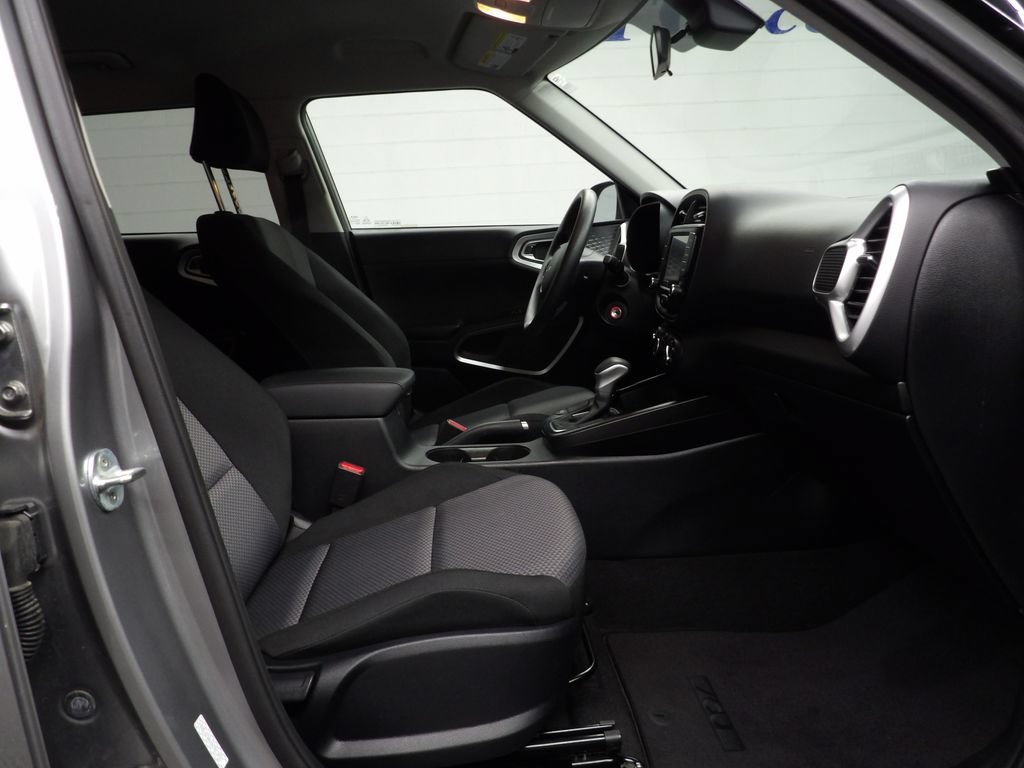 Used 2022 Kia Soul LX w/ Technology Package FWD image 24