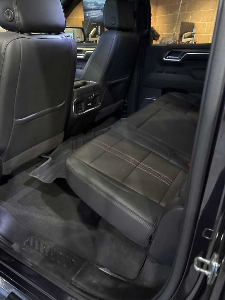 Used 2022 Chevrolet Silverado 1500 High Country w/ High Country Premium Package image 17