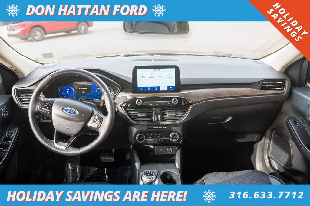 Used 2020 Ford Escape Titanium image 4