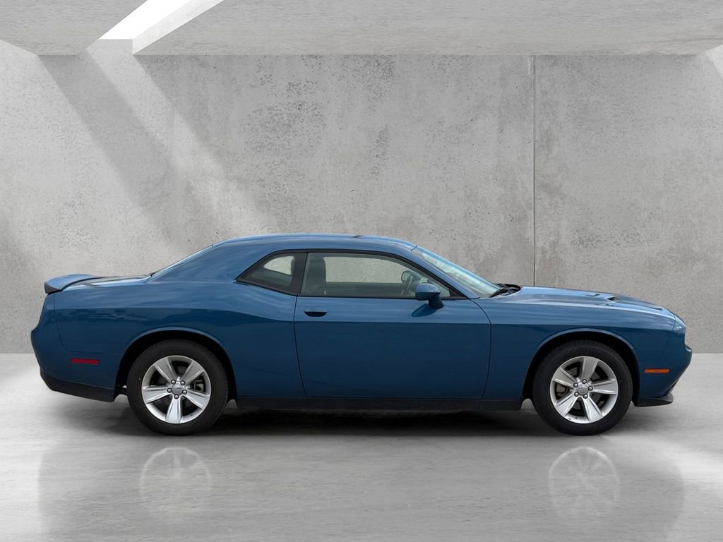 Used 2023 Dodge Challenger SXT image 4