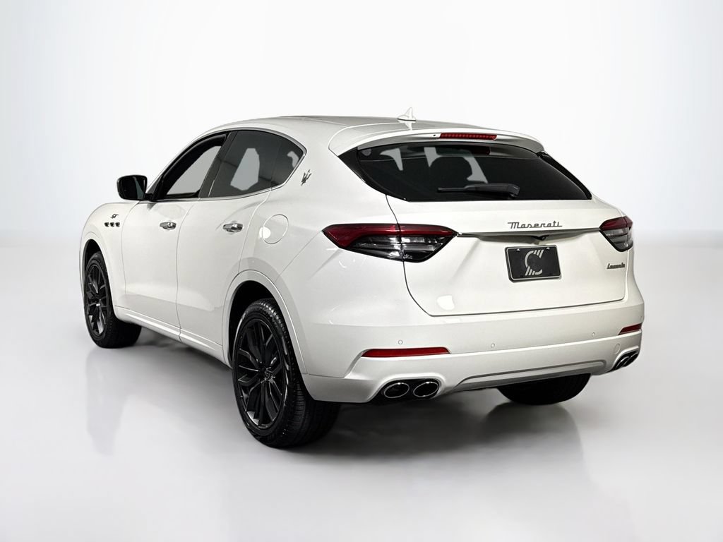 Used 2024 Maserati Levante GT Ultima AWD/4WD image 3