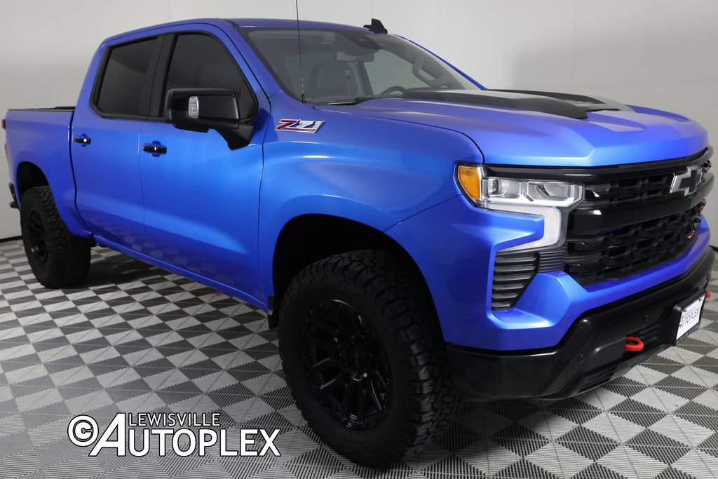 Used 2025 Chevrolet Silverado 1500 LT Trail Boss w/ LT Trail Boss Premium Package AWD/4WD image 3