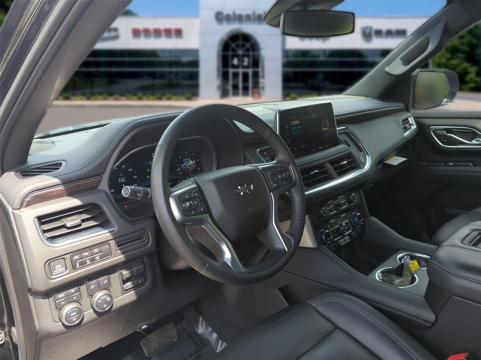 Used 2023 Chevrolet Tahoe Z71 w/ Z71 Off-Road Package AWD/4WD image 12