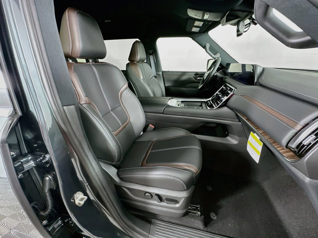 New 2026 Nissan Armada SL w/ Captain's Chari Seat Package AWD/4WD image 37