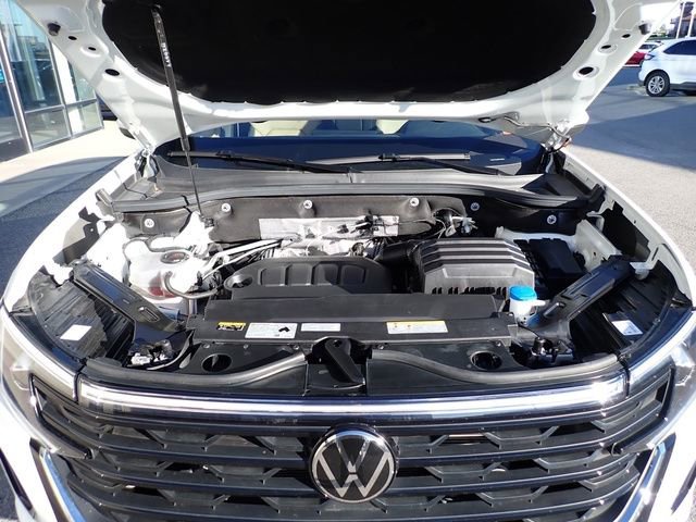 Used 2024 Volkswagen Atlas Cross Sport SE image 11