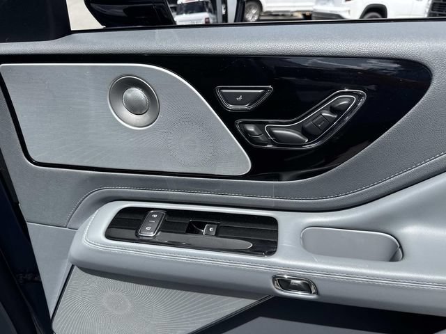 Used 2020 Lincoln Aviator Reserve w/ Equipment Group 202A AWD/4WD image 12