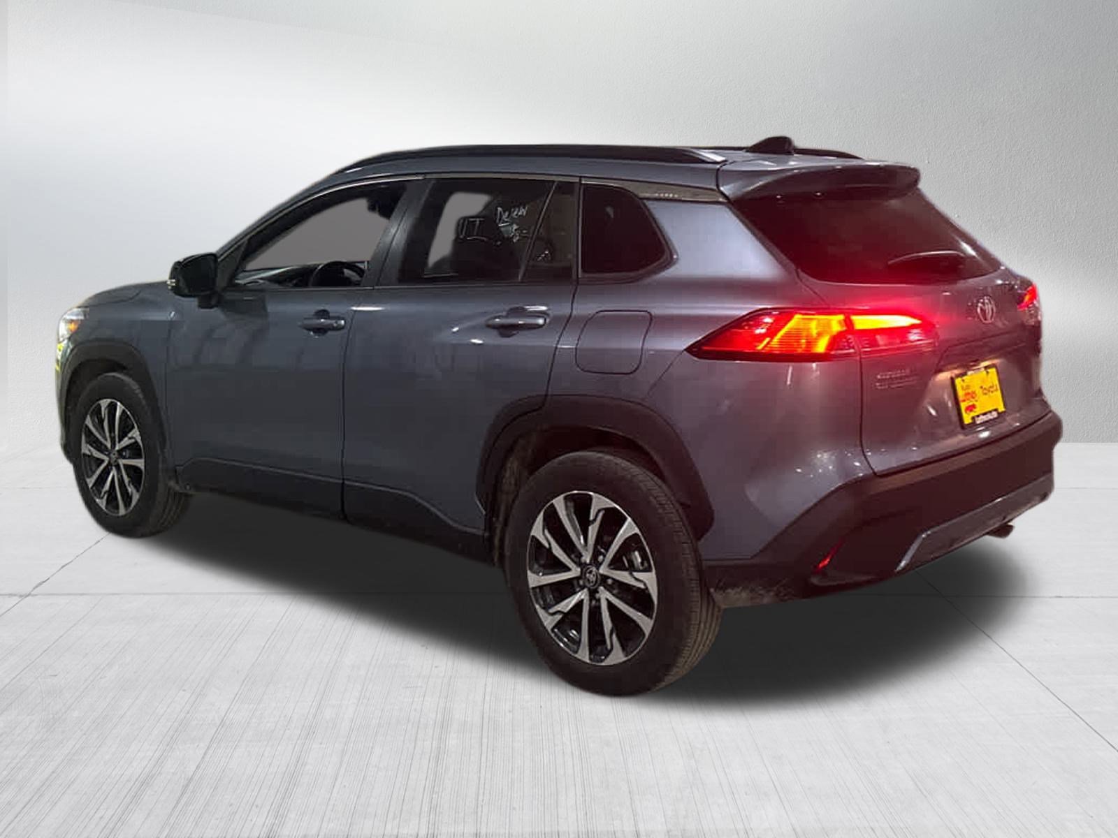 Used 2025 Toyota Corolla Cross XLE image 4