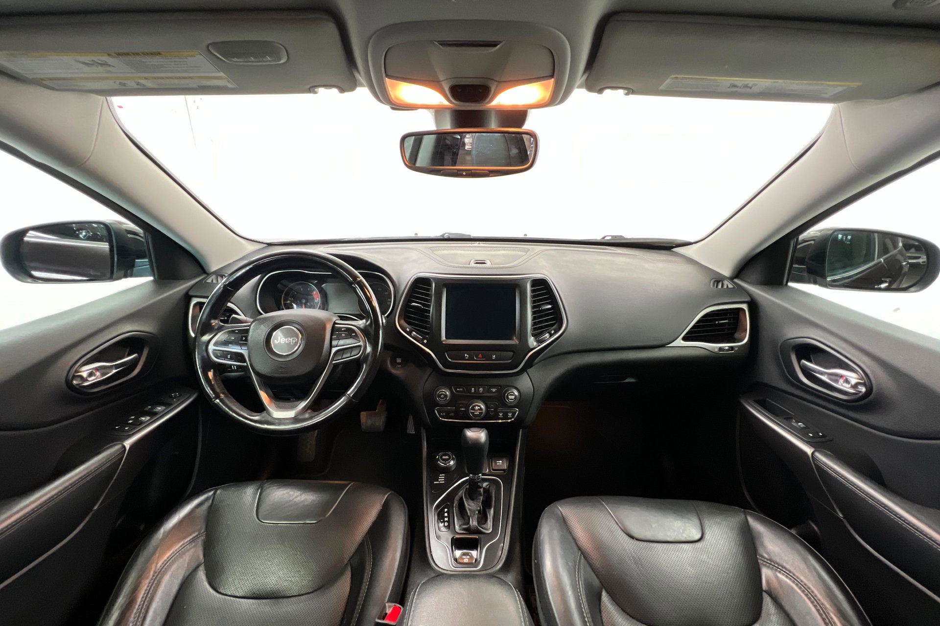 Used 2021 Jeep Cherokee Latitude Lux w/ Comfort/Convenience Group image 10