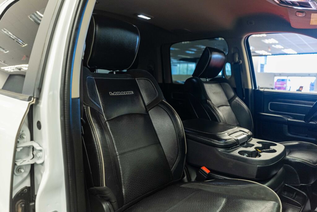 Used 2020 RAM 3500 Laramie image 17